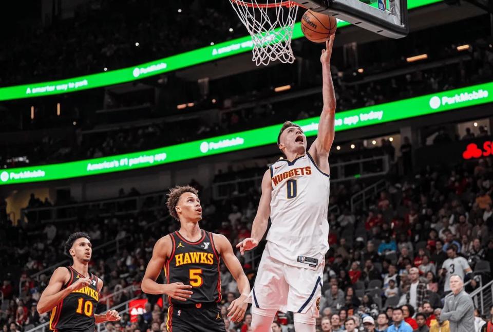 斯的自主进, 个人属性, 成续约